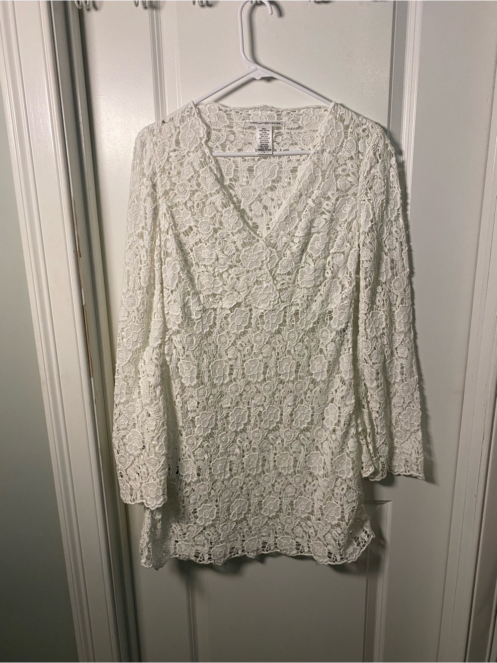 Diane Von Furstenberg White Long-Sleeve Lace V-Neck Dress No Slip